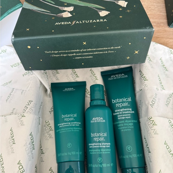 AVEDA Other - AVEDA Botanical Repair Shampoo Set - Green
